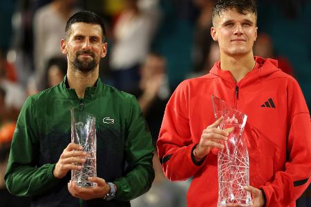 Djokovic unterliegt Mensik: 100. Sieg verpasst Djokovic unterliegt Mensik: 100. Sieg verpasst