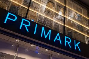 Der Chef von Primark zieht sich nach Vorwürfen zurück.