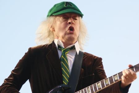 AC/DC-Star wird 70: Angus Young ist kein gewöhnlicher Rockstar AC/DC-Star wird 70: Angus Young ist kein gewöhnlicher Rockstar