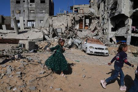 Der Evakuierungsaufruf der israelischen Armee erfolgte während des Eid al-Fitr, einem muslimischen Feiertag, der das Ende des Fastenmonats Ramadan markiert. 
