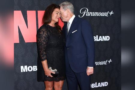 Seit 30 Jahren ein Paar: Liebesauftritt von Pierce und Keely Brosnan Seit 30 Jahren ein Paar: Liebesauftritt von Pierce und Keely Brosnan