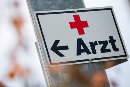 Ärzte fordern eine Strafgebühr für Patienten, die gebuchte Termine beim Arzt nicht wahrnehmen. (Symbolbild) Ärzte fordern eine Strafgebühr für Patienten, die gebuchte Termine beim Arzt nicht wahrnehmen. (Symbolbild)