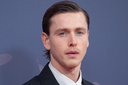Große Aufgabe für Harris Dickinson: Er wird zu John Lennon Große Aufgabe für Harris Dickinson: Er wird zu John Lennon