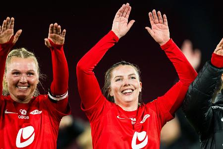 Novum im Fußball: Vertragsverlängerung bei Schwangerschaft Novum im Fußball: Vertragsverlängerung bei Schwangerschaft