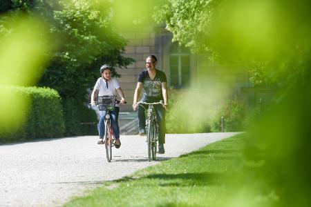 Mal abschalten vom Stress: Moderate Sportarten wie Radfahren tragen zur mentalen Entspannung bei.