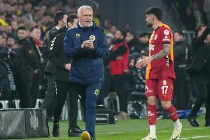 Mourinho greift Galatasaray-Trainer an die Nase