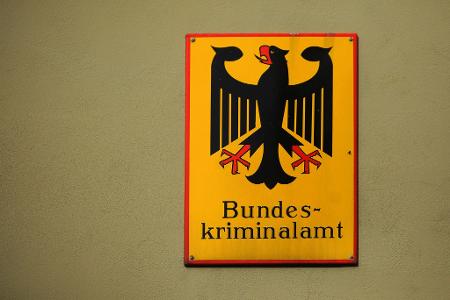 Das BKA nimmt Terroristen ins Visier, die im Internet ihr Unwesen treiben. (Symbolbild) Das BKA nimmt Terroristen ins Visier, die im Internet ihr Unwesen treiben. (Symbolbild)
