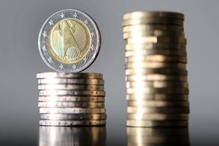 Das öffentliche Finanzierungsdefizit stieg vergangenes Jahr auf die Summe von 104,4 Milliarden Euro (Archivbild). Das öffentliche Finanzierungsdefizit stieg vergangenes Jahr auf die Summe von 104,4 Milliarden Euro (Archivbild).
