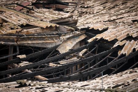 Die Gesamtzahl der Todesopfer des verheerenden Brandes in einem Nachtklub im nordmazedonischen Kocani liegt nun bei 60. Drei Wochen danach erlag der Manager des Lokals seinen schweren Brandverletzungen. Die Gesamtzahl der Todesopfer des verheerenden Brandes in einem Nachtklub im nordmazedonischen Kocani liegt nun bei 60. Drei Wochen danach erlag der Manager des Lokals seinen schweren Brandverletzungen.