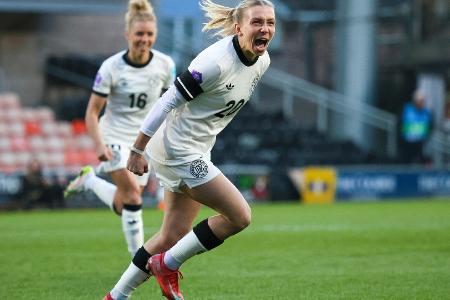 Nach Blitztor: DFB-Frauen holen Pflichtsieg in Schottland Nach Blitztor: DFB-Frauen holen Pflichtsieg in Schottland