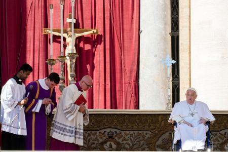 Die Predigt musste ein Erzbischof für ihn halten, aber dann kam der Papst persönlich.