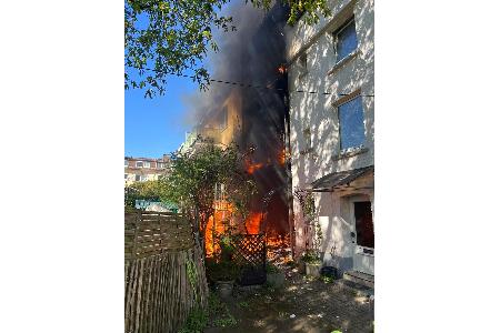Blick auf die Einsatzstelle Foto: Feuerwehr Essen Blick auf die Einsatzstelle Foto: Feuerwehr Essen
