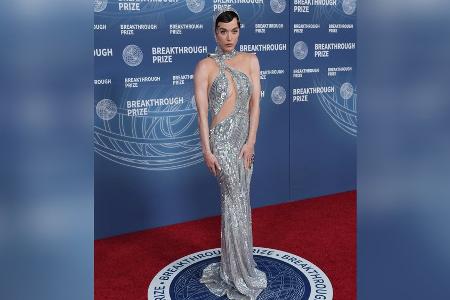 Vor All-Flug: Katy Perry im futuristischen Outfit bei Preisverleihung Vor All-Flug: Katy Perry im futuristischen Outfit bei Preisverleihung