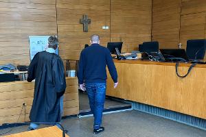 Ein 32-Jähriger soll wegen Totschlags an seinem Vater in der Psychiatrie untergebracht werden. (Archivbild)