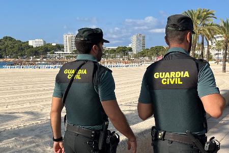 Einsatzkräfte der Polizeieinheit Guardia Civil konnten den Tod des Deutschen nicht verhindern. (Archivfoto) Einsatzkräfte der Polizeieinheit Guardia Civil konnten den Tod des Deutschen nicht verhindern. (Archivfoto)