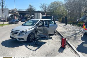 Unfall auf Alarmfahrt (Berg am Laim)