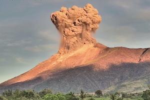 Vulkan Kanlaon auf den Philippinen ausgebrochen