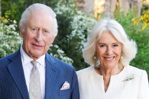 "20 glückliche Jahre": Bezaubernde Bildershow von Charles und Camilla