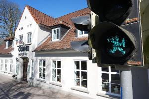 Wikingerampelmännchen regeln den Verkehr bei Haithabu