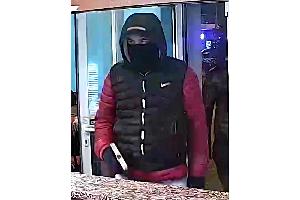 250410 - 0386 Frankfurt - Bergen-Enkheim: Öffentlichkeitsfahndung nach schwerem Raub zum Nachteil eines Imbiss-Mitarbeiters