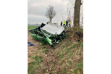 Beide Insassen erlitten schwere Verletzungen. Beide Insassen erlitten schwere Verletzungen.
