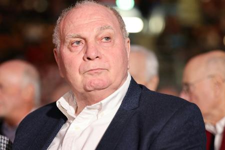 Festgeldkonto fast aufgebraucht: Hoeneß kündigt Sparkurs an Festgeldkonto fast aufgebraucht: Hoeneß kündigt Sparkurs an