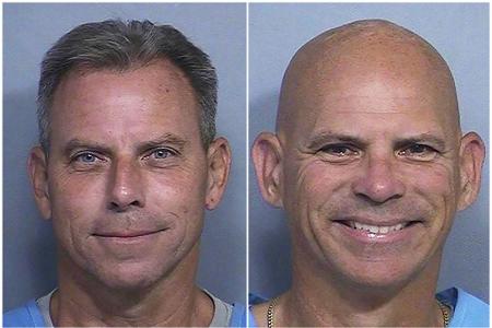 Erik Menendez (l) und sein Bruder Lyle Menendez wurden zu lebenslanger Haft verurteilt. (Archivbild) Erik Menendez (l) und sein Bruder Lyle Menendez wurden zu lebenslanger Haft verurteilt. (Archivbild)