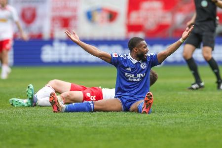Harmlos-Auftritt: Schalke verliert beim Tabellenletzten Harmlos-Auftritt: Schalke verliert beim Tabellenletzten