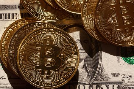 Der Bitcoin stieg vorübergehend über 85.00 US-Dollar, verlor dann aber wieder an Wert. Der Bitcoin stieg vorübergehend über 85.00 US-Dollar, verlor dann aber wieder an Wert.
