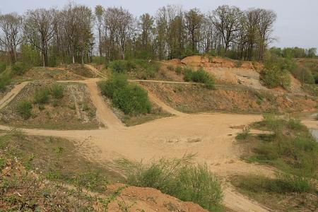 Offroad-Fahrtraining: Gelände eines ehemaligen Steinbruchs