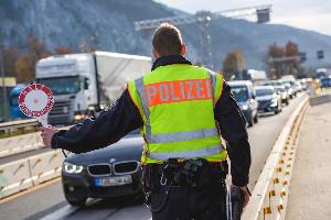 Haft nach vorzeitiger Rückkehr / Bundespolizei bringt Rumänen für 239 Tage ins Gefängnis