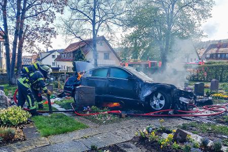 Mehrere Gräber wurden auf einem Friedhof in Gerlingen bei Stuttgart verwüstet. Mehrere Gräber wurden auf einem Friedhof in Gerlingen bei Stuttgart verwüstet.
