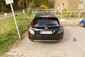 Zeugenaufruf: Unfallflucht auf Parkplatz