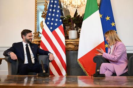 US-Vize JD Vance beim Treffen mit Italiens MInisterpräsidentin Giorgia Meloni.