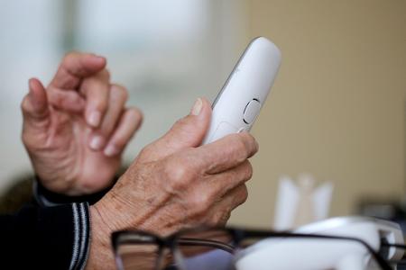 Immer wieder fallen Menschen auf Kriminelle am Telefon herein. (Symbolbild) Immer wieder fallen Menschen auf Kriminelle am Telefon herein. (Symbolbild)