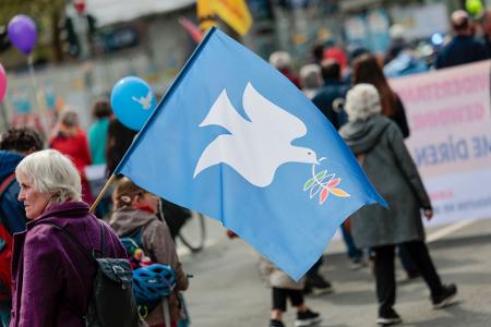 Ein wichtiges Symbol der Friedensaktivisten: Die Taube als Zeichen für die Hoffnung auf Frieden.