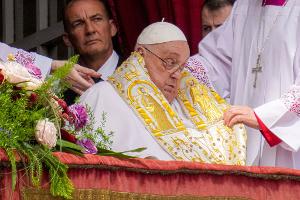 Papst spendet trotz Krankheit Segen Urbi et Orbi