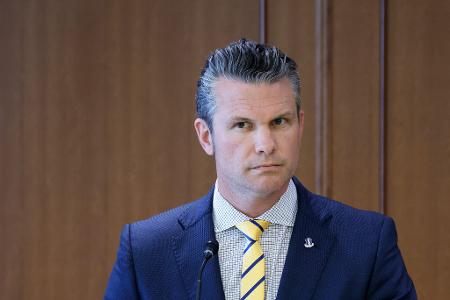 Pete Hegseth sieht sich neuen Vorwürfen ausgesetzt. (Archivbild) Pete Hegseth sieht sich neuen Vorwürfen ausgesetzt. (Archivbild)
