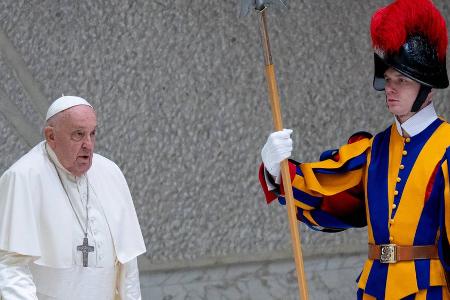 Schweizergarde verschiebt ihre Vereidigung nach dem Papst-Tod Schweizergarde verschiebt ihre Vereidigung nach dem Papst-Tod