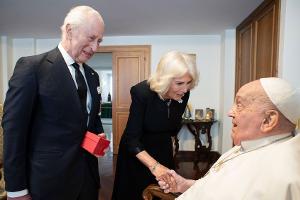 Royals weltweit nehmen Abschied von Papst Franziskus