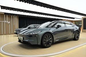 04/2025 Toyota BZ7 EV China