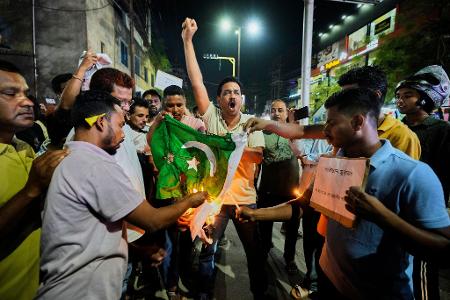 Indien ordnet Ausreise pakistanischer Bürger an. Indien ordnet Ausreise pakistanischer Bürger an.
