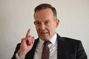 Minister Wissing gegen Wechsel an Spitze der Bahn