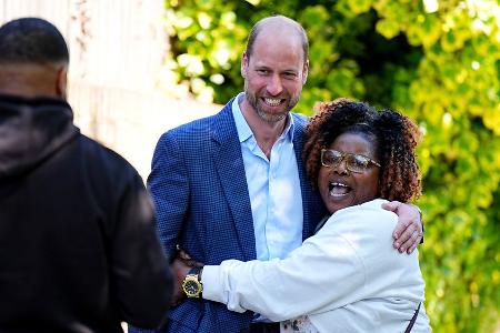 Zwischen Knuddeln und Gaming: Prinz William zeigt sich volksnah Zwischen Knuddeln und Gaming: Prinz William zeigt sich volksnah