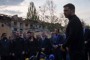 Der ukrainische Präsident Wolodymyr Selenskyj kündigte Treffen an, die eine "Ruhe für die Ukraine" näher bringen sollen.