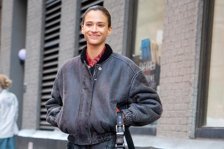 Sportliche Styles: Zu diesen Jacken greifen wir im Frühling Sportliche Styles: Zu diesen Jacken greifen wir im Frühling