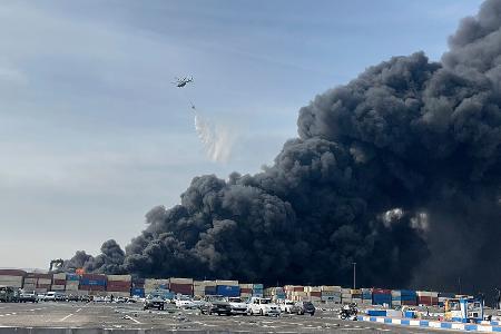 Die Zahl der Todesopfer der Explosion in Südiran ist innerhalb weniger Stunden von 7 auf 14 gestiegen. Die Zahl der Todesopfer der Explosion in Südiran ist innerhalb weniger Stunden von 7 auf 14 gestiegen.