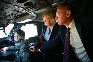 Beim ersten Mal wurde die Reise im letzten Moment abgesagt. Diesmal klappt es mit dem Besuch von Faeser und Karner in Damaskus. In Syrien gab es in der Zwischenzeit einen Wechsel im Amt des Innenministers.