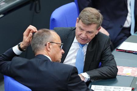 Den erfahrenen Außenexperte Wadephul will Merz ins Kabinett holen. (Archivbild) Den erfahrenen Außenexperte Wadephul will Merz ins Kabinett holen. (Archivbild)
