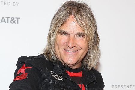 Mike Peters Mike Peters